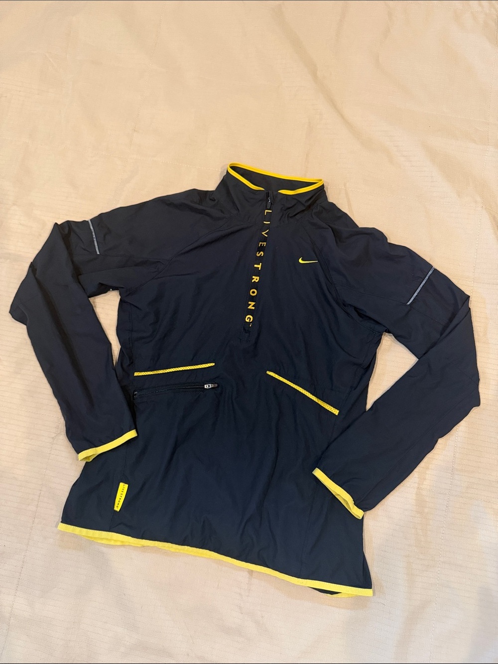 NIke Livestrong Windbreaker Women’s